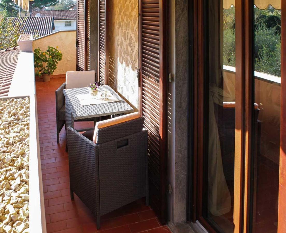 B&Blatosca Marina di Massa Extérieur photo