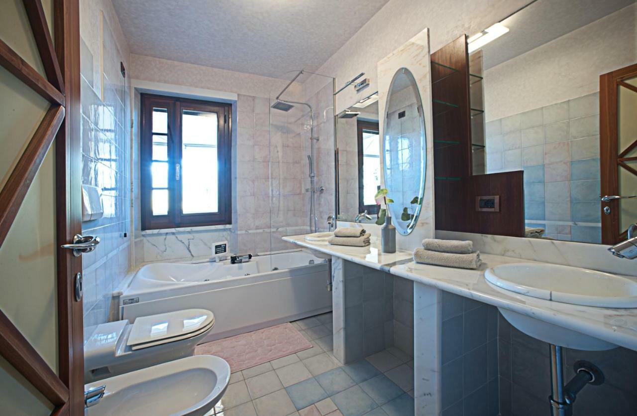 B&Blatosca Marina di Massa Extérieur photo
